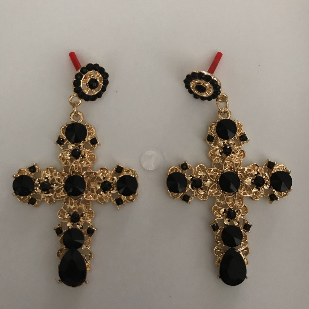 NEW❤️Gold and Black Earrings
